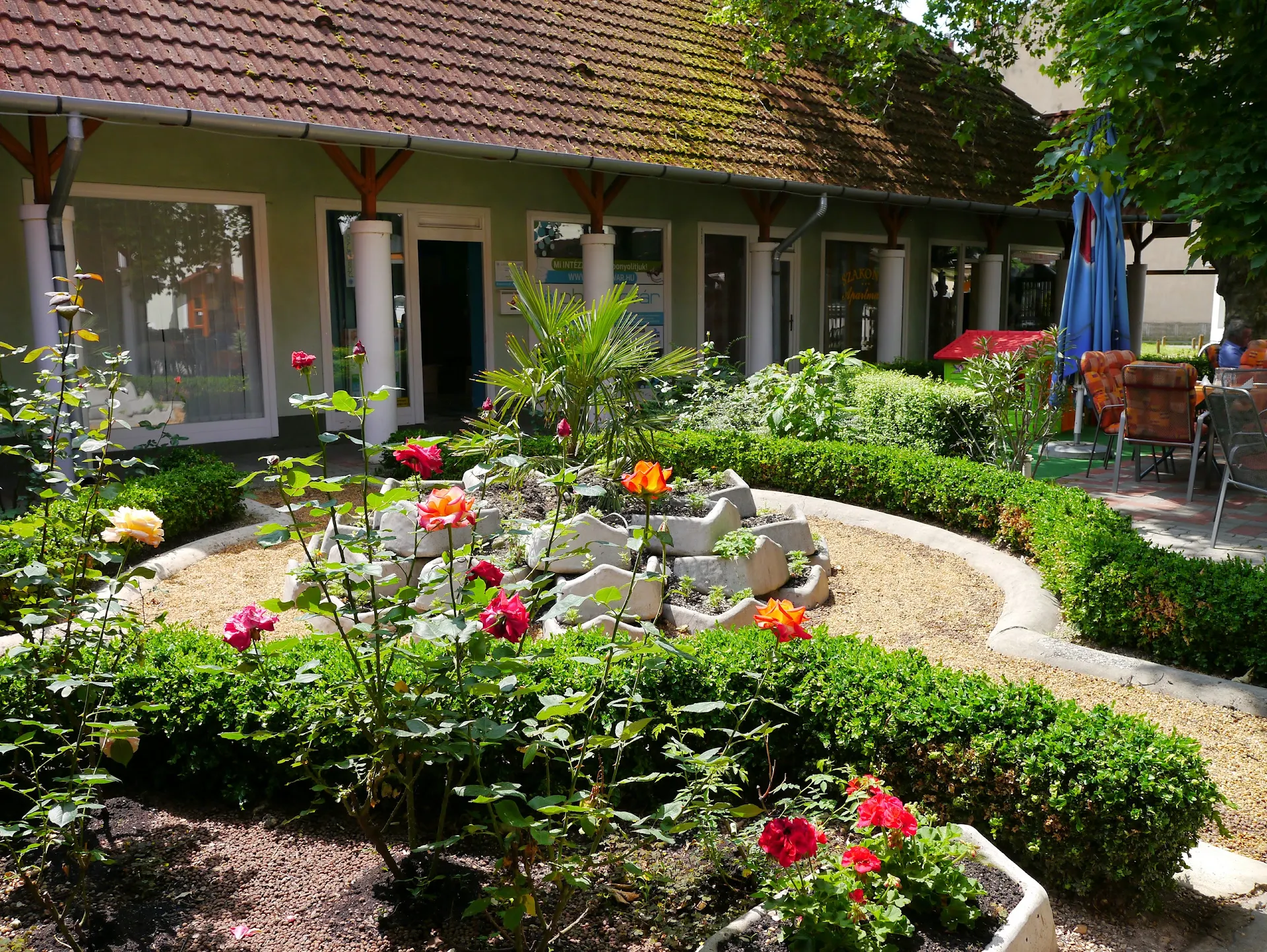 Tinódi Hotel and Restaurant