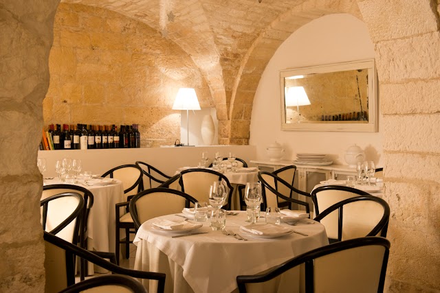 BINA RESTAURANT APULIA LOCOROTONDO