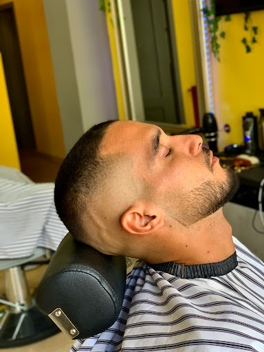 Juanis ibiza barber y tattoo shop - Thumbnail