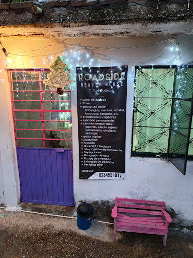 Roadside Beauty House by Itzel Mellado - Thumbnail