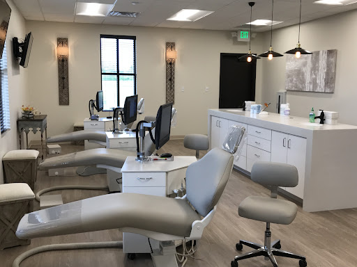 Lucas Orthodontic Group Logo