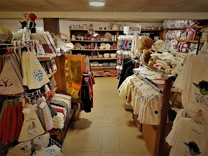 Photo n°16 de L'Eterlou à Bernex (Magasin de souvenirs)