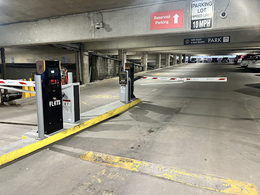 5051 N. Broadway Garage
