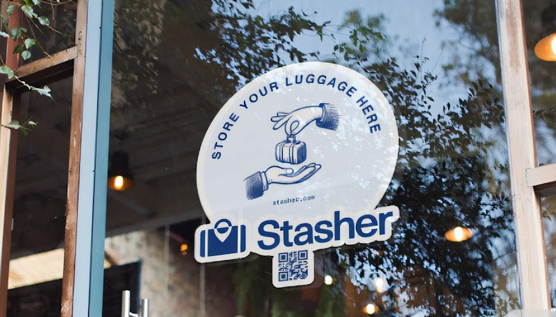 Stasher Luggage Storage - Kensington Palace photo 2