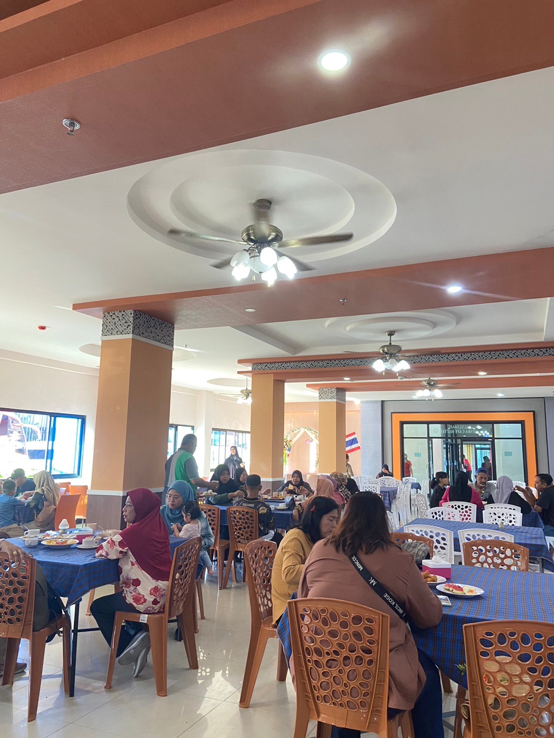 Muslimah cafe hatyai HALAL 2