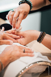 Photo n°4 de PAUSE VERNIS - Onglerie à Albi (Salon de manucure)