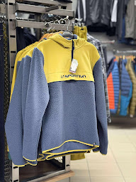 Photo n°11 de Magasin de sport Croque Montagne à Saint-Jean-en-Royans (Magasin de vêtements de sport)