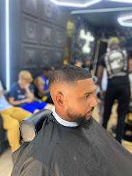 Photo n°25 de Mara Barber à Compiègne (Magasin d'articles de coiffure pour hommes)