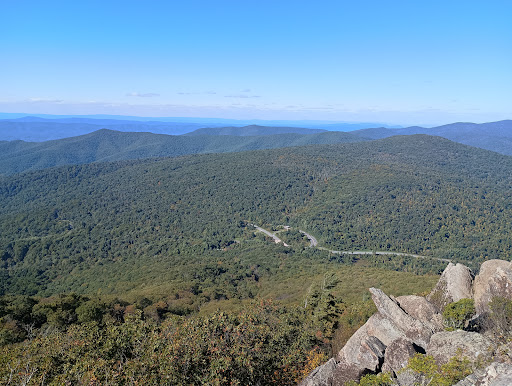 Marys Rock Summit Trailhead parking - Thumbnail