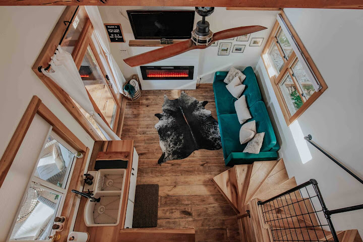 Little River Tiny House by null