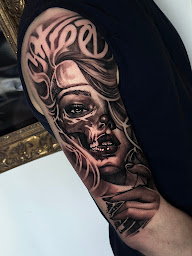 Photo n°2 de Monkeyz Tattoo à Valmont (Tatoueur)