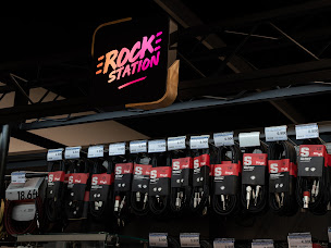 Photo n°2 de Rockstation Montfort-sur-Meu à Montfort-sur-Meu (Magasin d'instruments de musique)