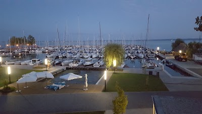Photos of Als&oacute;&ouml;rs Marina Hotel