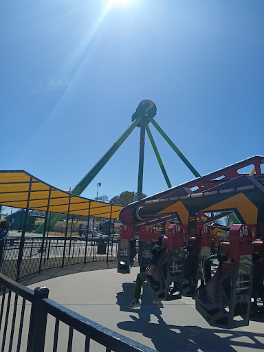 Six Flags Over Texas Parking