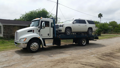 Juan's Wrecker and Truck Road Service, LLC Gallery - United States