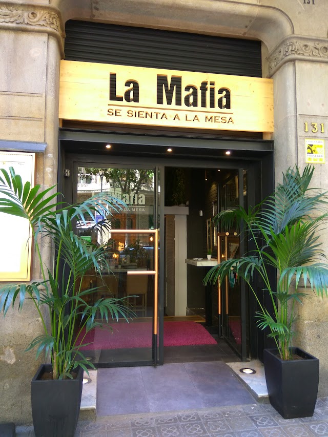 La Mafia se sienta a la mesa