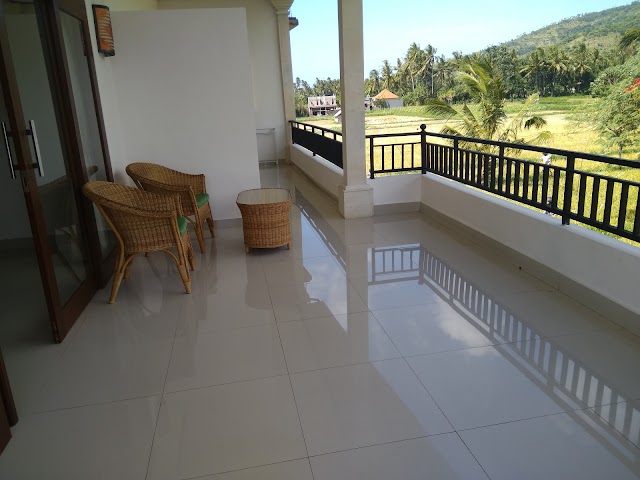 d'Sawah Amed Homestay and warung