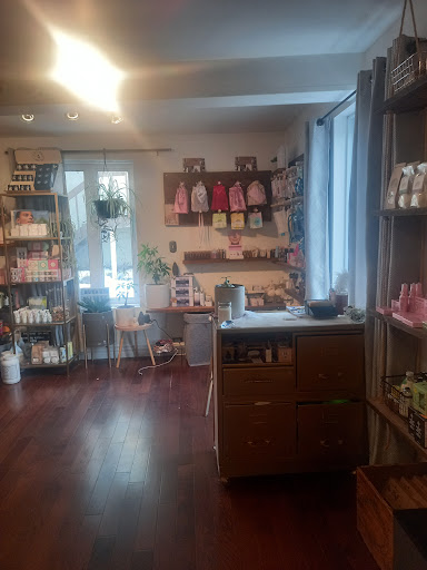 RADIANT Salon-Boutique - Thumbnail