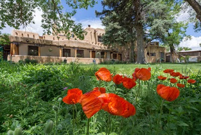 Inn on La Loma Plaza