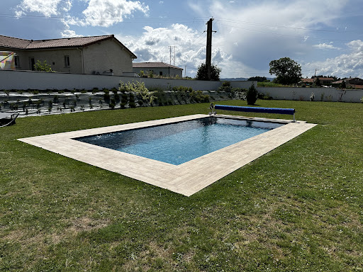 Photo de H&R Maçonnerie à Saint-Maurice-en-Gourgois (42240)