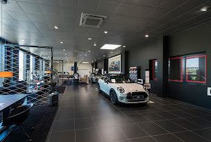 Photo n°2 de MINI STRASBOURG - ESPACE H à Hoenheim (Vendeur de voitures d'occasion)