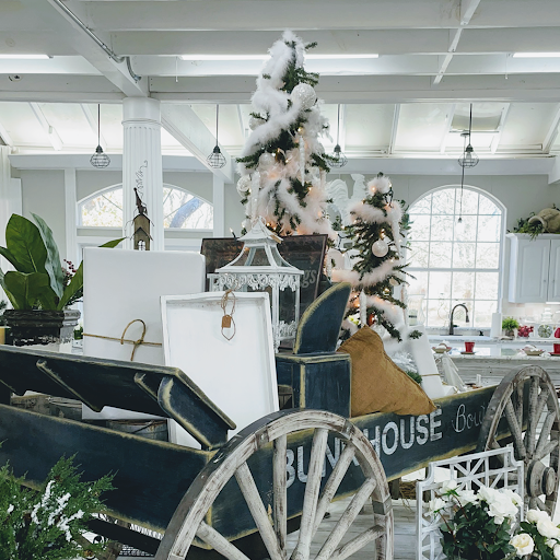 Bunkhouse Boutique and Art Studio - Thumbnail