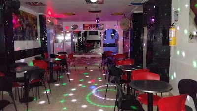 Photos of El Oasis Disco Bar