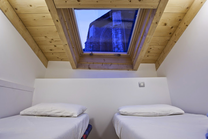 Santa Maria Katedralaren Aterpetxea by null