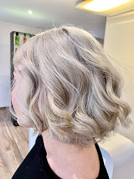 Photo n°31 de Arts et Coiffure Christina à Insming (Salon de coiffure)