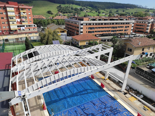 Piscina y gimnasio municipal RENEDO - Thumbnail
