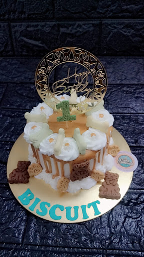 Cakes for all your furry friends because they deserves the celebration too.