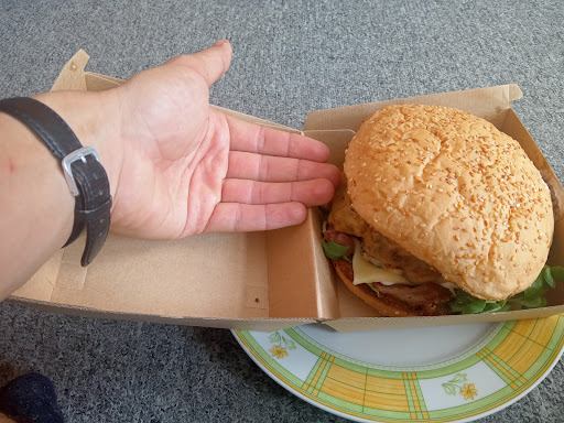 Burger-Imbiss Endhaltestelle Löbau - Thumbnail