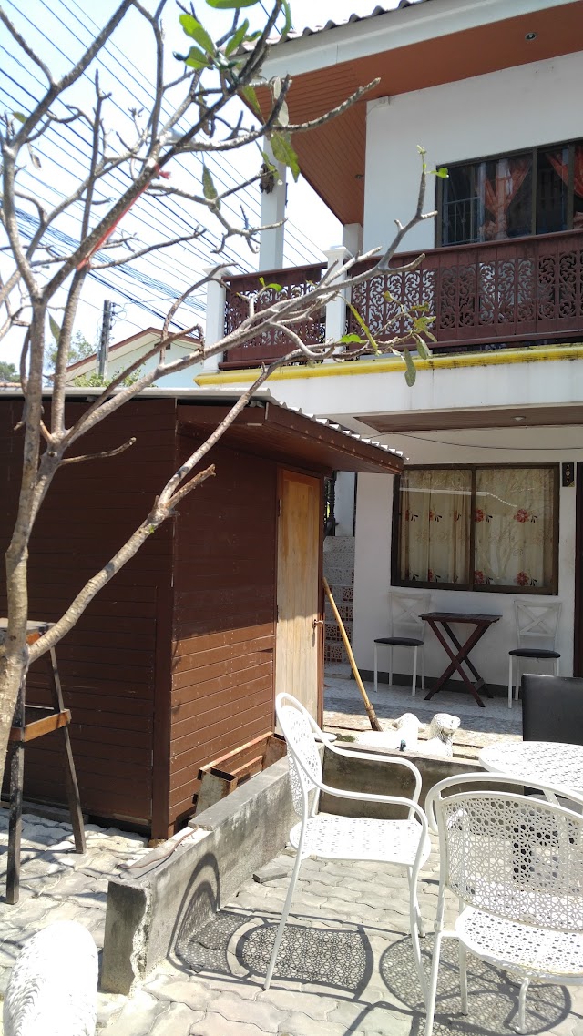 Sidewalk Boutique Hotel