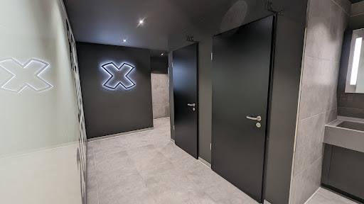 FitX Fitnessstudio Hamburg-Altona Gallery - Germany
