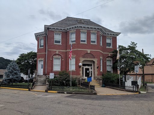 Sistersville City Building