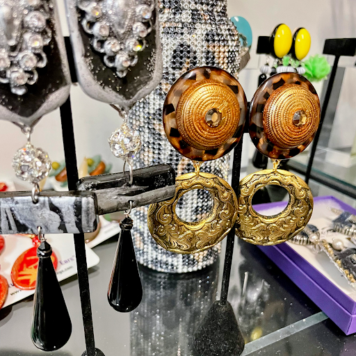 Antreina’s Clip-On Earrings