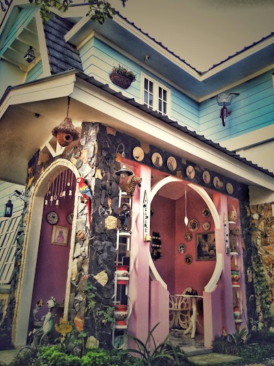 Photos of Lodjie cafe and Pet house