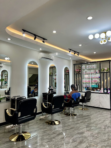 Nattaya Sekarini Salon