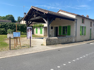 Photo n°2 de Diminu’Tiff à Saulgé (Salon de coiffure)