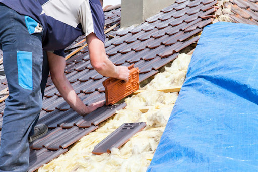 Photo de Pro Couvreur Mansle Couverture Expert Réparation Fuites, Dépannage Toit, Démoussage Toiture