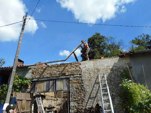 Photo de MD COUVERTURE/CHARPENTE à Exideuil-sur-Vienne (16150)