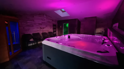 Photo de La Croisée des Chemins Gîtes - Spa, Hammam et Sauna - Piscine Chauffée