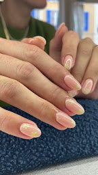 Photo n°8 de Aux p’tits Nails à Montrouge (Salon de manucure)