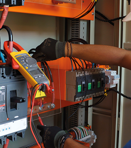 ROSCO Instalaciones - Lampista - Electricista - Fontanero - Aerotermia