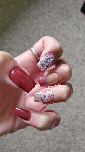 Max's Nails - Visual