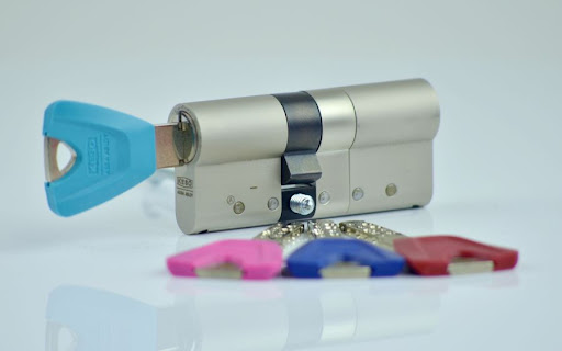 BIAMAR - Sklep internetowy z klamkami i zamkami - Wymiana zamków Warszawa