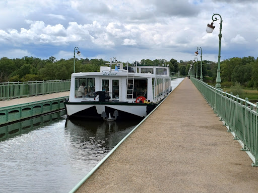 Photo de La Chaumière : Chambres et table d'hôtes avec piscine, parcours Loire à vélo à 1h30 de Paris à Ouzouer-sur-Trézée (45250)