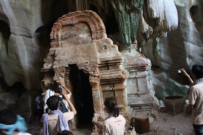 Photos of Phnom Chhngok Cave Temple