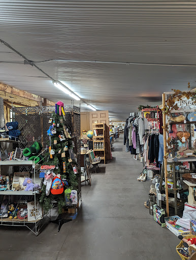 Elizabeth Street Treasures Flea Market - Thumbnail