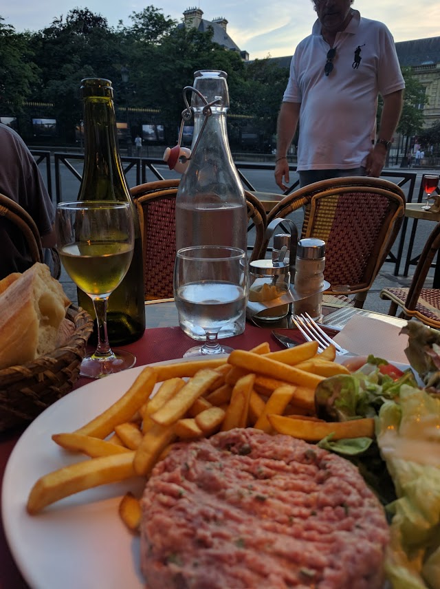 Au Petit Suisse